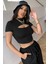Kadın Siyah Göğüs Dekolteli Yarım Kollu Cut Out Crop Top Bluz 3