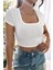 Kadın Beyaz Yarım Kol Düz Yaka Crop Top Bluz 4