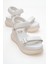 4760 Beyaz Kadın Sandalet 1