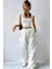 Kadın Beyaz Kare Yaka Kalınlaşan Omuz Detaylı Crop Top Bluz 4