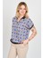 Kadın Desenli Polo Yaka Beli ve Kolları Lastikli Bluz 24E107 Mavi 1