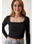 Kadın Siyah Kare Yaka Ottoman Kumaş Crop Bluz 1