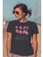 Hello Summer Pembe Flamingolar Baskılıyaz Temalı Unisex Regular Fit Pamuklu Siyah Tişört 1
