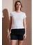 % 100 Pamuk Slim Fit Zımba Detaylı T Shirt Bayan T Shirt 25Y0523K1 1
