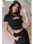 Kadın Siyah Göğüs Dekolteli Yarım Kollu Cut Out Crop Top Bluz 3