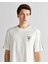 Erkek Krem Relaxed Fit Bisiklet Yaka Logolu T-Shirt 2325140T.113 4