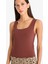 Yeni Sezon Slim Fit Dar Kesim Basic Düz Kare Yaka Atlet 1