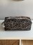 Leopar Desenli Kapitoneli Airwrap Uyumlu Saç Şekillendirici Çantası – Geniş Hacimli, Fermuarlı, Pamuk Astarlı, Taşınabilir Makyaj ve Bakım Organizeri (35X14X12 Cm) 2