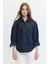 Rahat Fit Balon Kol Taşlı Rinse Koyu Indigo Kadın Jean Gömlek 3