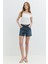 Deborah Straight Fit Taşlı Orta Indigo Jean Şort 5