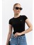 Göğüste Metal Fiyonk Detaylı Cloudtouch Premium Bisiklet Yaka Kısakol T-Shirt 1