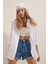 Beyaz Oversize Uzun Basic Dokuma Gömlek 2