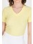 Sarı Taş Işleme Detaylı V Yaka Slim Fit Tişört 0949 4