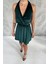Zümrüt Boyundan Geçmeli Elbise 3