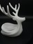 Beyaz 3D Geyik Figürlü Takı Standı, Kontur Dokulu, Mini ve Şık Tasarım 3