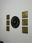 Şık Siyah ve Gold Aynalı Pleksiglass Vav Kelamı Duvar Saati 80X60 cm 4