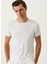 Beyaz Logo Detaylı T-Shirt 2