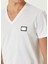 Beyaz V Yaka Logo Detaylı T-Shirt 5