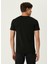 Siyah V Yaka Logo Detaylı T-Shirt 4