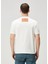 Beyaz Logo Detaylı T-Shirt 4