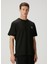Siyah Logo Detaylı T-Shirt 3