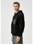 Siyah Kapüşonlu Figür Baskılı Sweatshirt 3