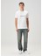 Beyaz Logo Detaylı T-Shirt 2