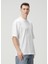 Beyaz Basic T-Shirt 3