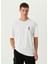 Beyaz Baskı Detaylı T-Shirt 1
