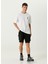 Beyaz Baskı Detaylı T-Shirt 2