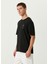 Siyah Baskı Detaylı T-Shirt 3