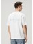 Beyaz Logo Detaylı T-Shirt 4