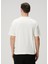 Beyaz Yakası Logolu T-Shirt 4