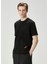 Siyah Nakış Detaylı T-Shirt 3