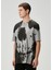 Siyah Gri Figür Baskılı T-Shirt 3