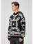 Siyah Beyaz Kapüşonlu Sweatshirt 3