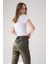 Kadın Beyaz Fırfır Detaylı Fit Kesim Kısa Kollu Crop Tişört 5