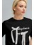 Kadın Siyah Kurdele Kabaran Dokulu Baskı Regular Fit Normal Kalıp T-Shirt 2
