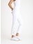 Yüksek Bel Beyaz Nakış Detaylı Kadın Straight Fit Jean 4