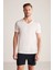 Beyaz V Yaka Basic T-Shirt 2