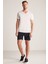 Beyaz V Yaka Basic T-Shirt 4