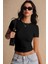 Kadın Siyah Bisiklet Yaka Likralı Kısa Kol Body Crop T-Shirt 1
