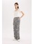 Yeni Sezon Straight Fit Gabardin Pantolon Zebra Desenli Normal Bel Standart Boy 3