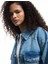 Yeni Sezon Uzun Kollu Klasik Yaka Cep Detaylı Düğmeli Pamuklu Oversize Denim Gömlek 2