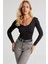 Kadın Siyah Dantel Detaylı V Yaka Bluz EY2672 3