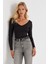Kadın Siyah Dantel Detaylı V Yaka Bluz EY2672 5