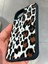 Iphone 14 Plus ve 15 Plus Uyumlu Leopar Desenli Tüylü Silikon Kılıf 3