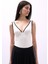 V Yaka Biye Detay Beyaz Bodysuit 4