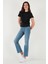 Pamuklu Slim Fit Bisiklet Yaka Minimal Işleme Detaylı T Shirt Bayan T Shirt 5866398 4