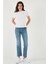 Pamuklu Slim Fit Bisiklet Yaka Minimal Işleme Detaylı T Shirt Bayan T Shirt 5866398 5